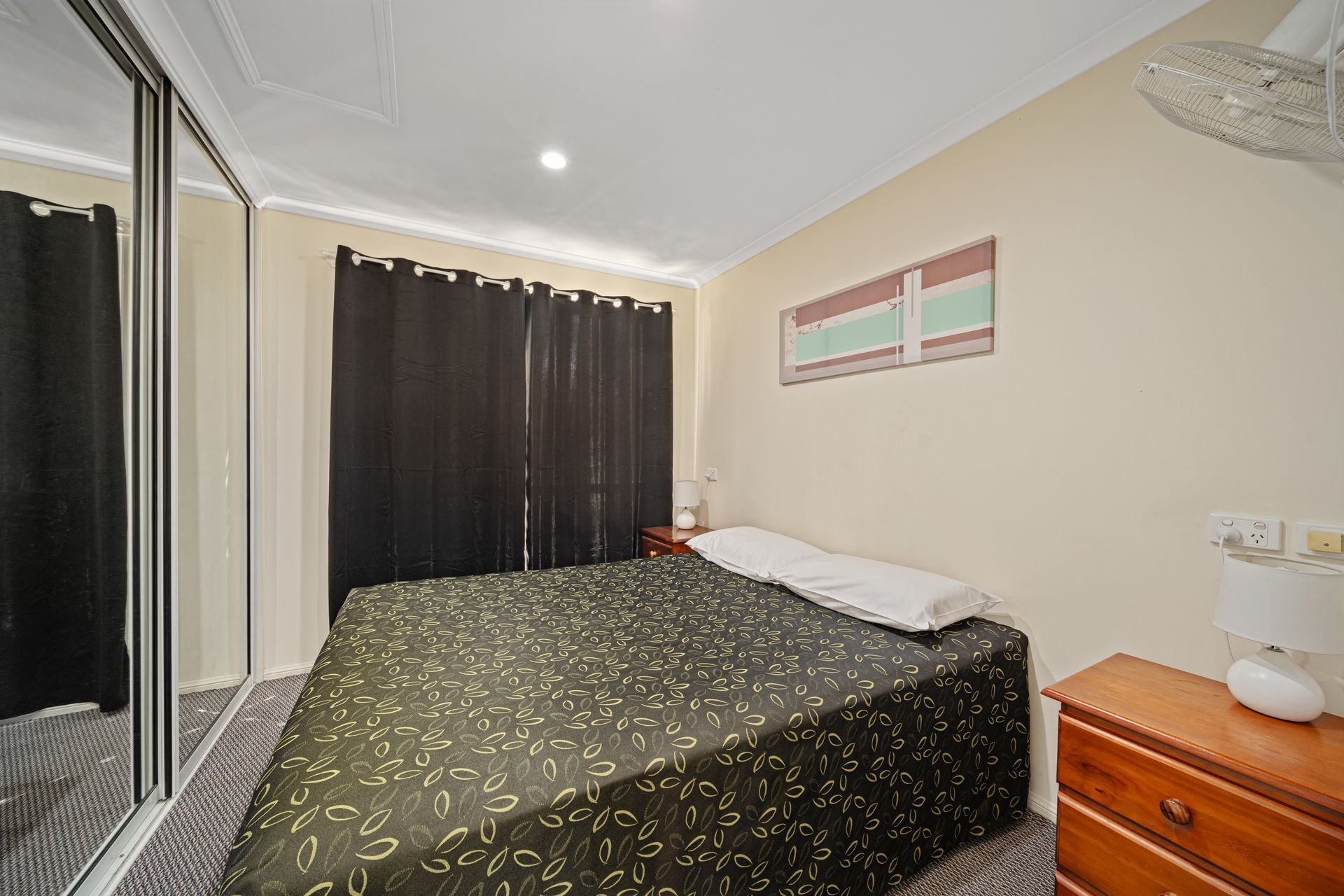 Executive Easy Access Queen apartment